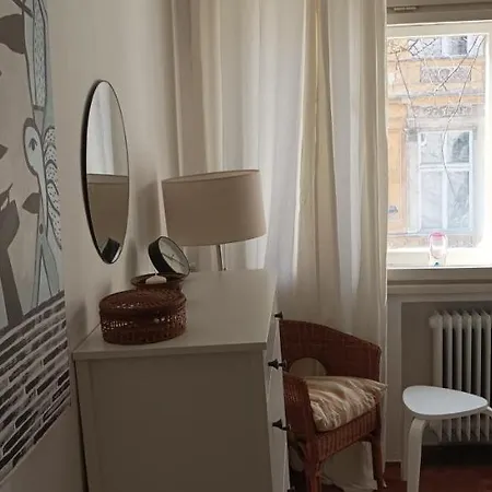 Flat Under The Castle